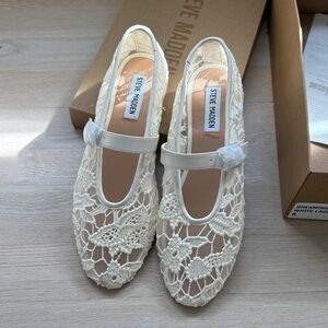 Steve Madden Dreaming White Lace